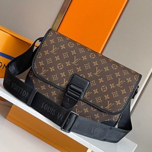 Túi xách Louis Vuitton nam siêu cấp